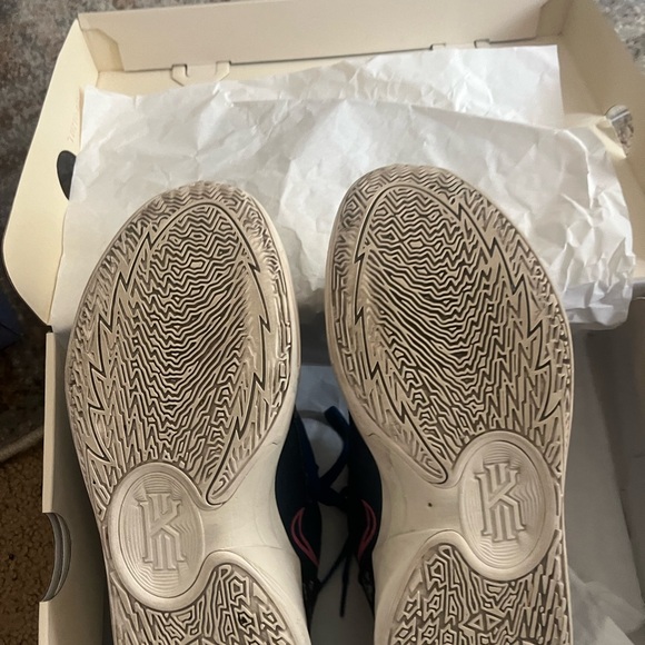 Kyrie 5 low - Picture 2 of 4